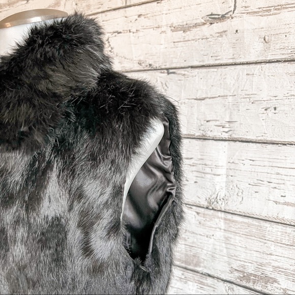 Black Saks Fifth Avenue Black rabbit fur vest - Picture 3 of 7